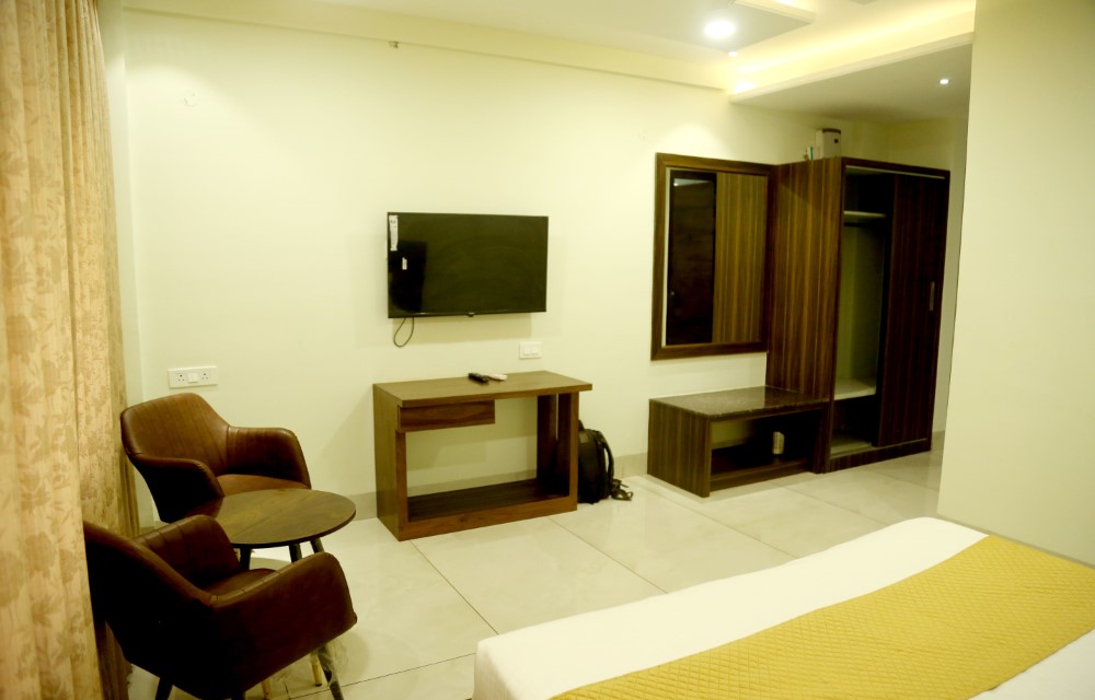 Hotel Prism Grand