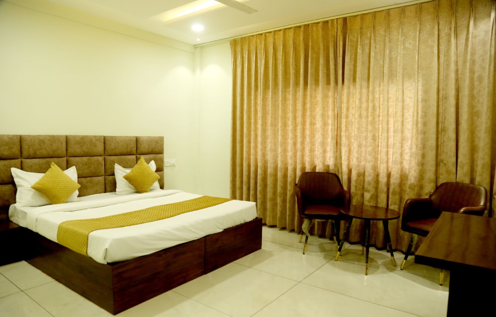 Hotel Prism Grand